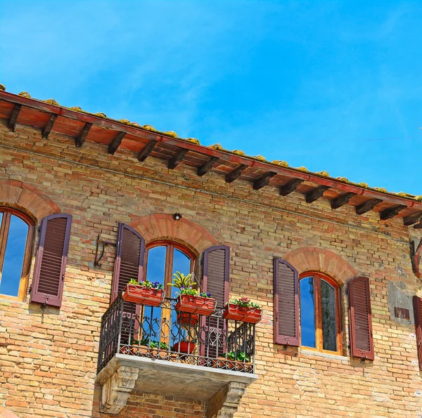 Bellissimo balcone a San Gimignano — Foto Stock