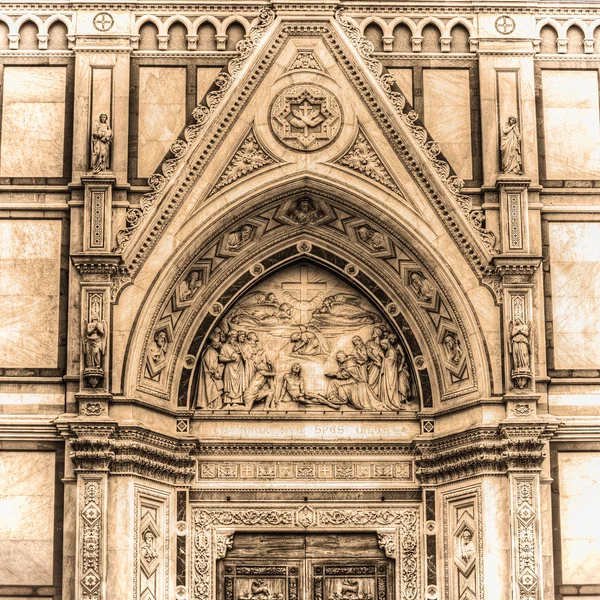 Detail of Santa Croce cathedral in Florence in sepia tone — Stock Photo, Image