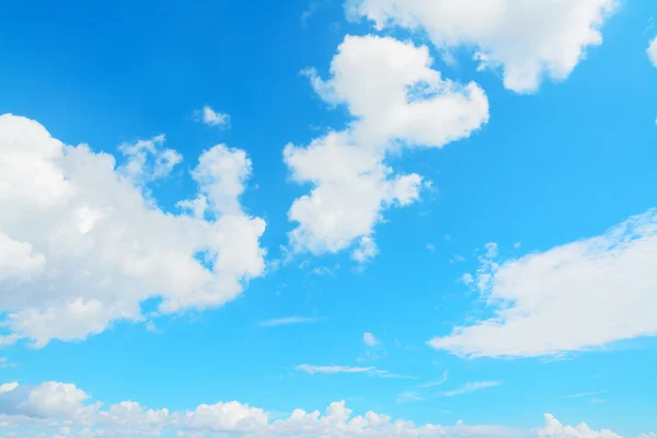 白い雲と青い空 — ストック写真