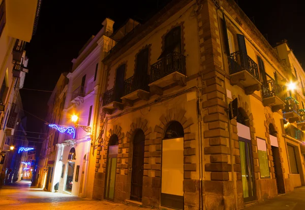 Alghero eski şehirdeki sarı ışık — Stok fotoğraf