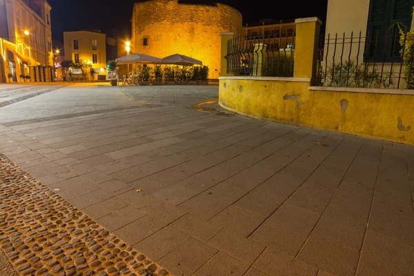 Largo san francesco in alghero bei nacht — Stockfoto