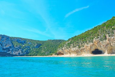Cala Luna turkuaz su