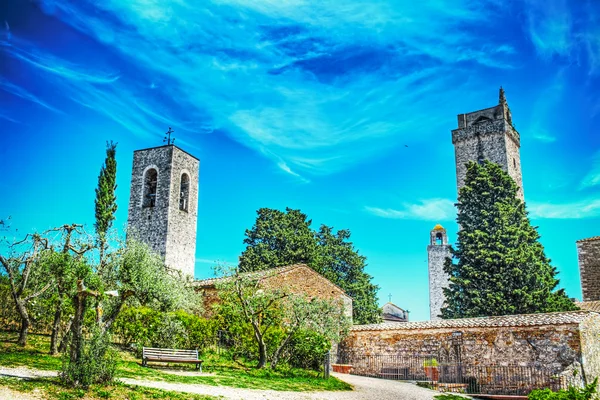 San Gimignano landskap en klar vårdag — Stockfoto