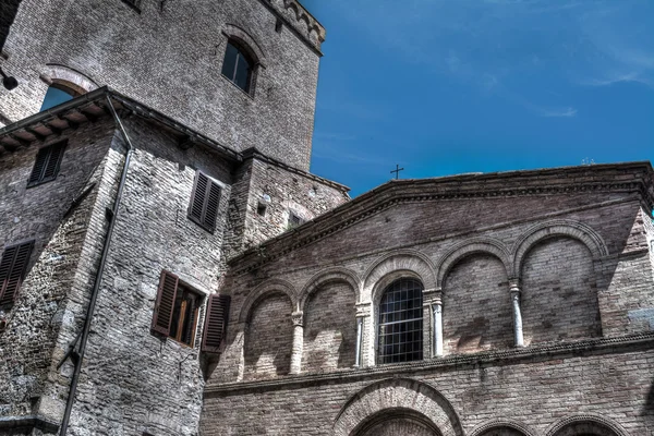 Kostel San Bartolo v San Gimignano — Stock fotografie