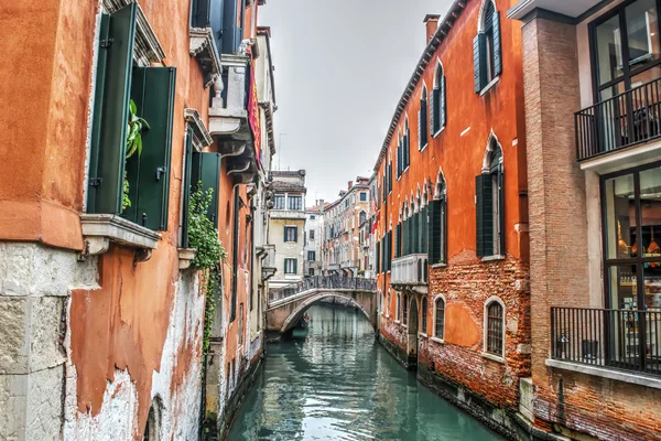 Färgglada byggnader i Venedig — Stockfoto