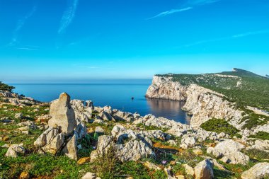 Capo Caccia beyaz kayalarda