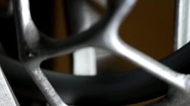 yakın gıcırdayan dişli