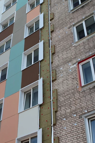 Isolamento termico di una parete di casa — Foto Stock