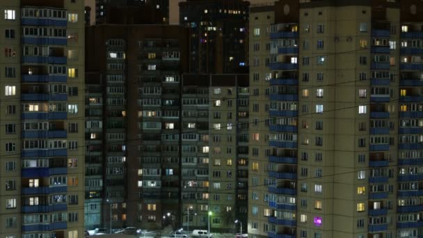 Noche Ciudad Invierno Edificios Residenciales Luz Ventanas Panorama Abajo Lapso — Vídeo de stock