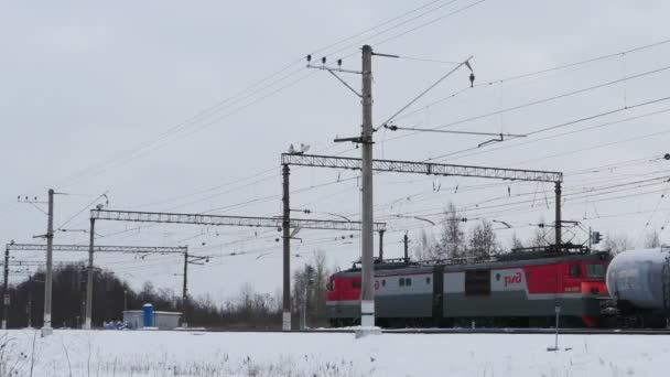 Petersburg Rosja Stycznia 2020 Rosyjski Pociąg Towarowy Koleją Okresie Zimowym — Wideo stockowe