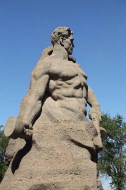 Volgograd, Rusya, 1 Ekim 2019 Mamayev Kurgan Anıtı 2. Dünya Savaşı 'nda şehrin savunucularına dikildi.