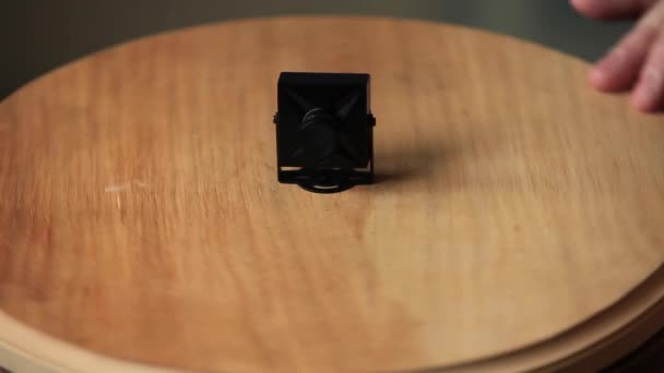 Mini caméra et installation d'émetteur vidéo — Video