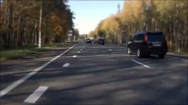 Snel rijden op de weg — Stockvideo