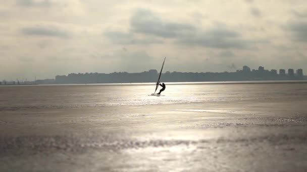 Windsurfer Surf sobre hielo — Vídeos de Stock