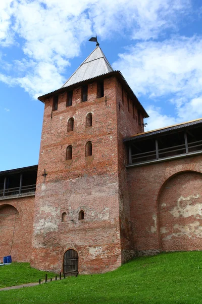 Paredes e torres do Novgorod Kremlin — Fotografia de Stock