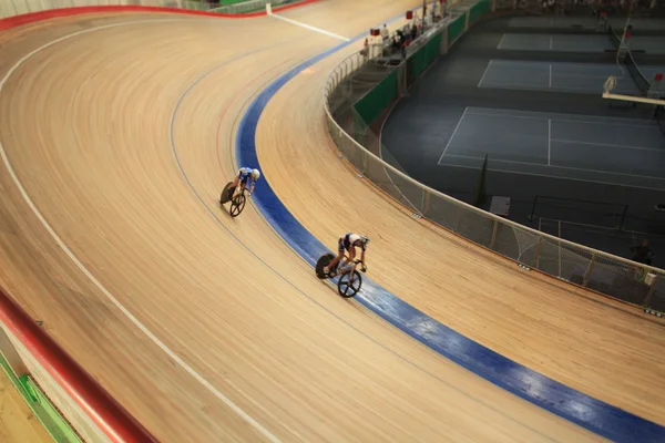 Perseguição Ciclismo inclinação tiro — Fotografia de Stock