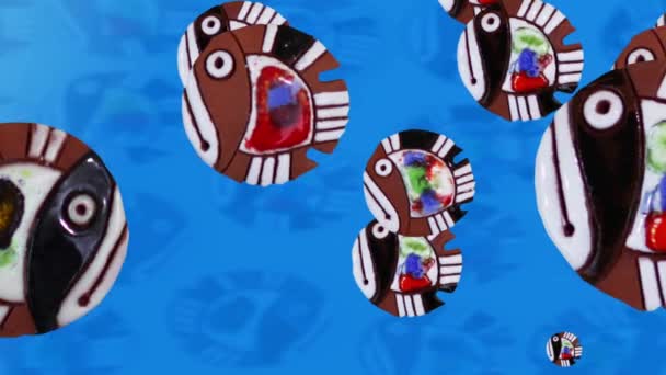 Карикатурные разноцветные рыбы — стоковое видео