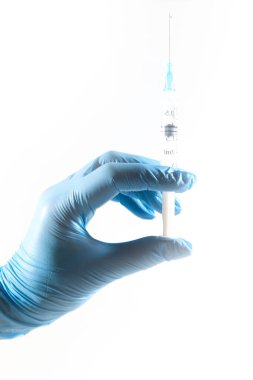 Enjeksiyon için hazırlık. Covid-19 'a karşı yeni bir aşı kullanımı