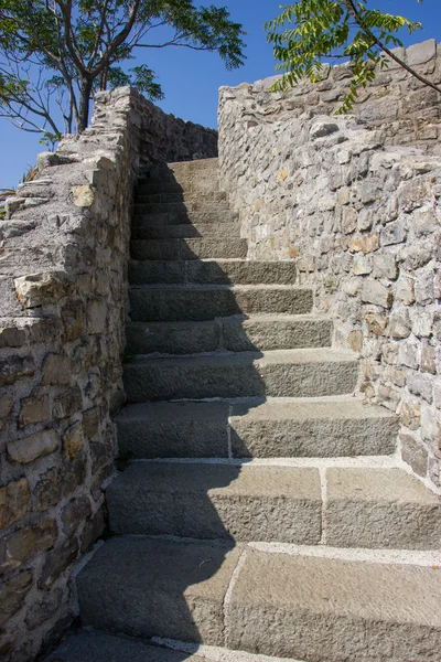 Escalier en pierre dans la vieille ville Budva . — Photo