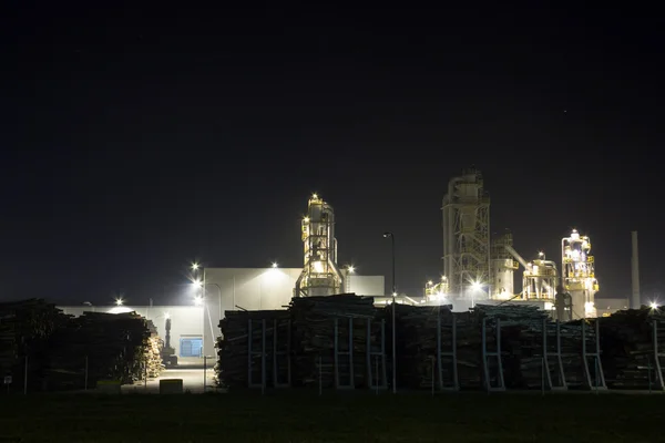 Night image of timber processing plant. — Stock Photo, Image