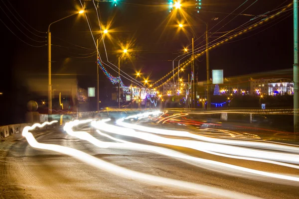Éjszakai mozgás, a városi utcák — Stock Fotó
