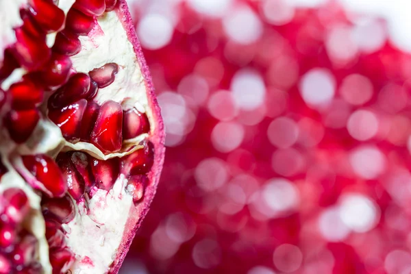 Red Juicy Seeds of Pomegranate. — Stock Photo, Image