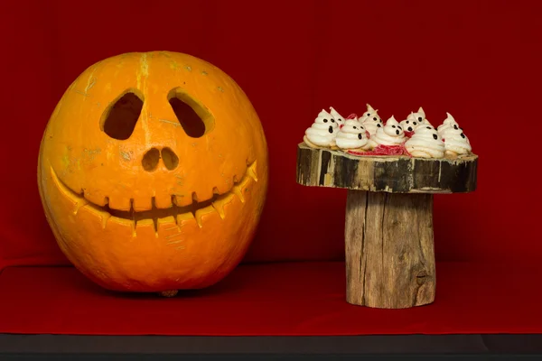 Pumpkins on the decorated table. — Stock Photo, Image