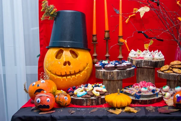 Pumpkins on the decorated table. — Stock Photo, Image