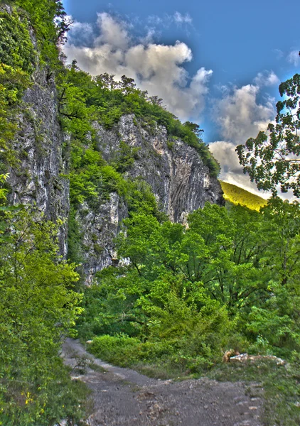 Strada di montagna in montagna — Foto Stock