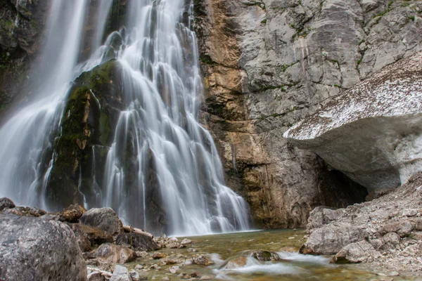 Abkhazia, a beautiful Gegsky waterfall. — Stock Photo, Image