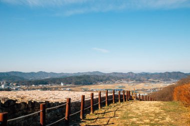 Kore, Boeun 'daki Samnyeonseong Kalesi' nin panoramik manzarası.