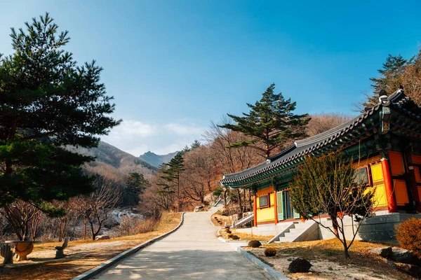 Świątynia Geumgang Mountain Hwaamsa Zimą Goseong Korea — Zdjęcie stockowe