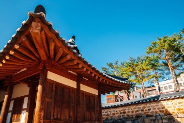 Miryang, Kore - 8 Kasım 2020: Miryang Yerel İdare Merkezi Geleneksel Mimari