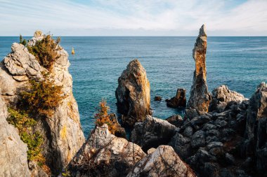 Chuam Chotdaebawi Kaya ve Deniz Donghae, Kore