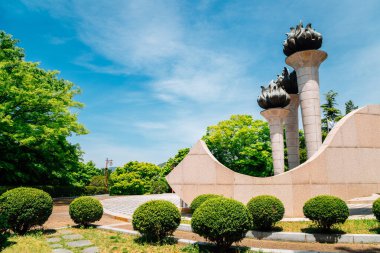 Yeosu, Kore - 26 Nisan 2021 Jasan Park 'taki Chunghontap Kulesi