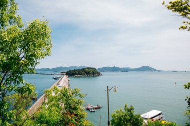 Kore, Yeosu 'daki Jasan Park' tan Odongdo Adası ve deniz manzarası