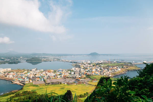 Vue Panoramique Village Balnéaire Seongsan Ilchulbong Tuff Cone Dans Île — Photo