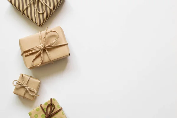 Brown Kraft Gift Boxes White Background Birthday Anniversary Concept Flat — Fotografia de Stock
