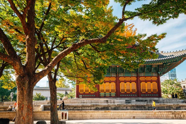 Φθινόπωρο Του Παλατιού Deoksugung Στη Σεούλ Της Κορέας — Φωτογραφία Αρχείου