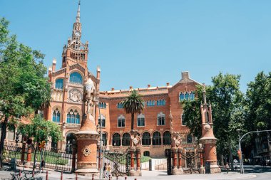 Barcelona, İspanya 'daki Sant Pau Hastanesi' nin dışında.