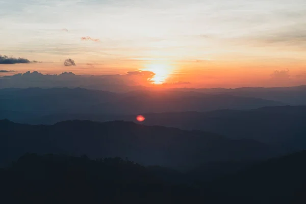 Закат Горы Вечером Лесу Темно — стоковое фото