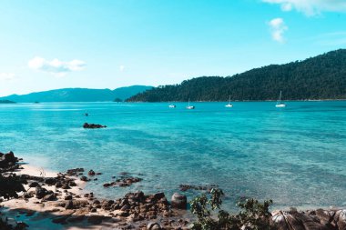 Plaj manzaralı tropik ada, Koh Lipe, Tayland Koh Lipe adasındaki sahil