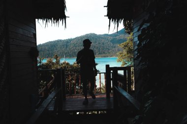Plaj manzaralı tropik ada, Koh Lipe, Tayland Koh Lipe adasındaki sahil