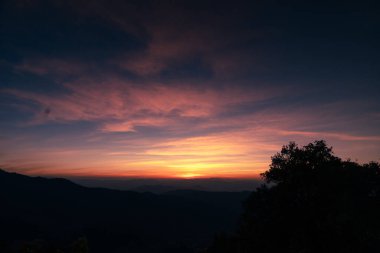 Dağda alacakaranlık