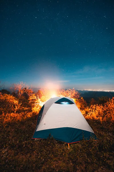 Campingplatser Och Lägereldar Natten — Stockfoto