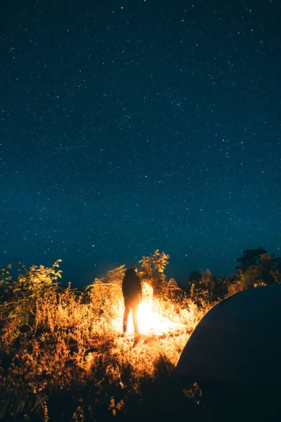 Camping Tält Stjärnorna Och Brasa — Stockfoto