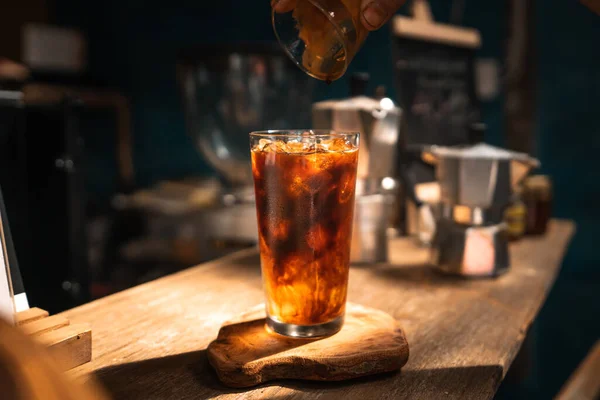 Mrożona Kawa Americano Szklance Barze Kawiarni — Zdjęcie stockowe