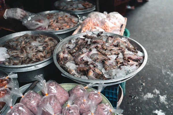 Frutos Mar Frescos Num Mercado Tropical — Fotografia de Stock