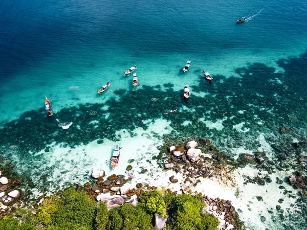 Flygfoto Över Långa Stjärtbåtarna Tropiska Havet Satun Thailand — Stockfoto