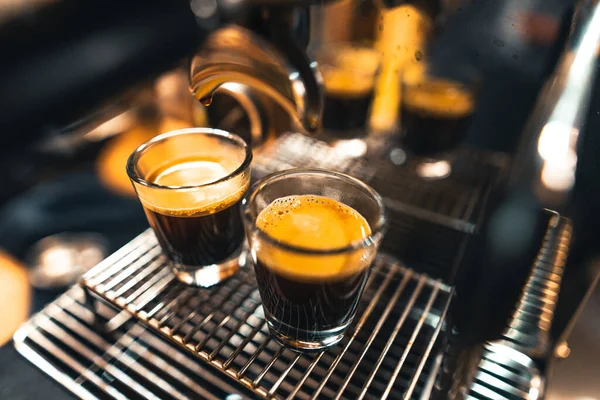 Espresso Dans Une Tasse Une Machine Maison Café Dans Une — Photo